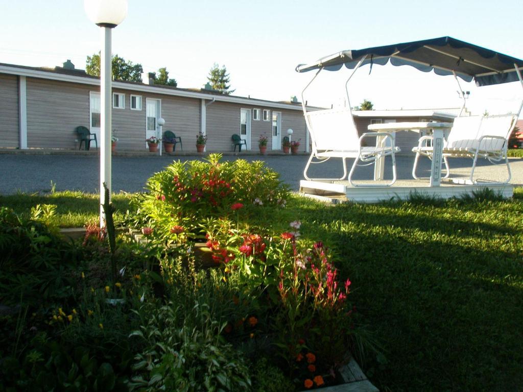 Motel Normandie Louiseville Eksteriør billede