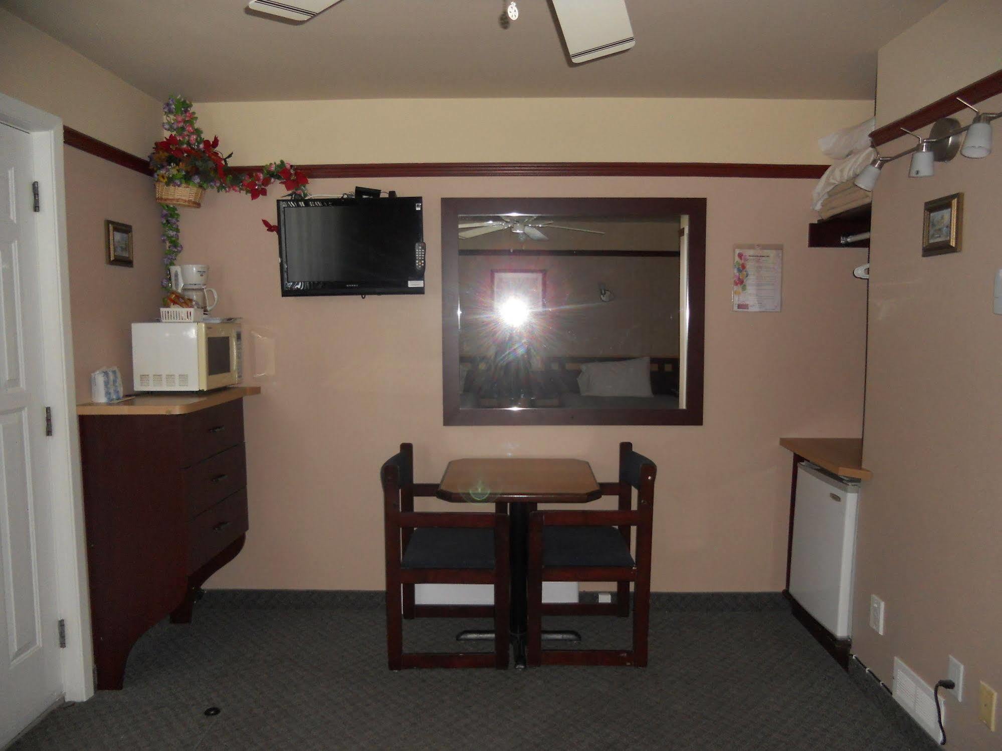 Motel Normandie Louiseville Eksteriør billede