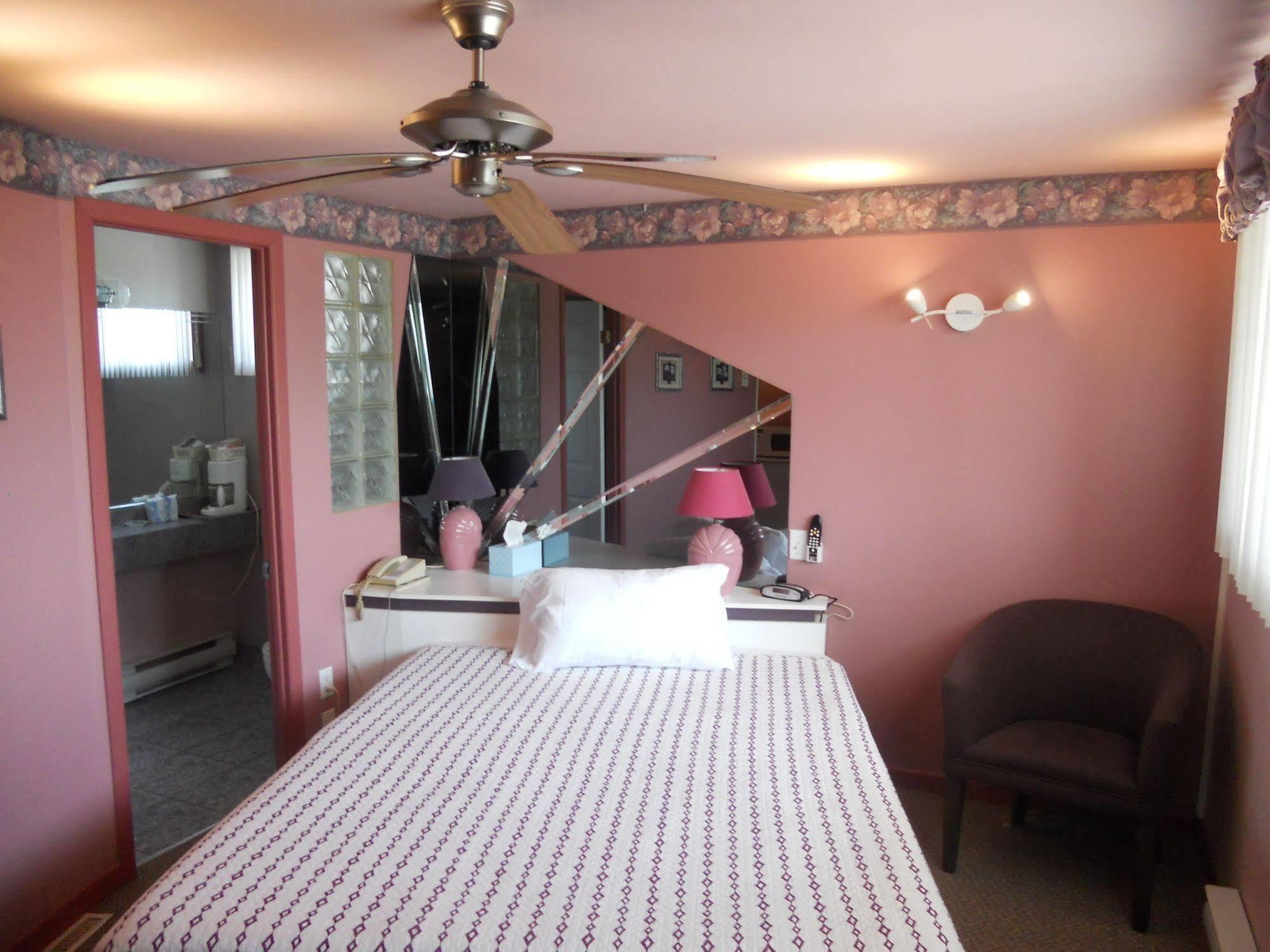 Motel Normandie Louiseville Eksteriør billede